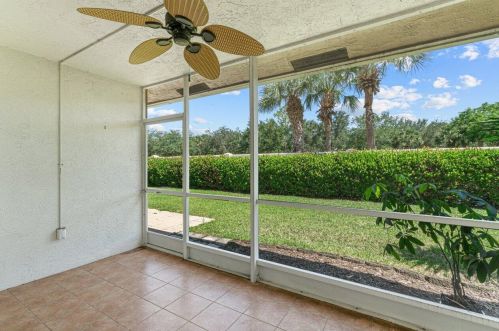 8506 Logia Cir, Boynton Beach FL 33472-7111 exterior