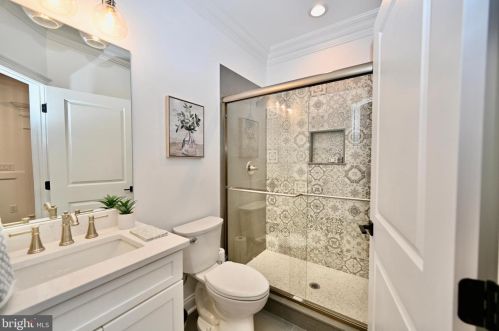 694 Prospect Ave, Princeton NJ 08540-4037 exterior