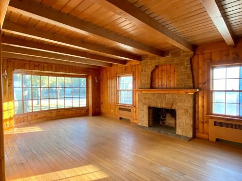 6100 Kilpatrick Ave, Chicago IL 60652-3516 exterior