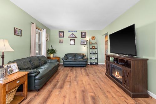 1210 104, Milwaukee WI 53214-3928 exterior