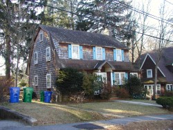160 Oliver Rd, Newton, MA 02468-2321