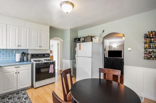 313 G Ave, Kalamazoo MI 49004-2119 exterior