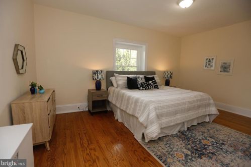 10 Simpson Rd, Ardmore PA 19003-2110 exterior