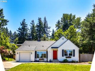 9526 62 Dr, Portland OR  97219-4919 exterior