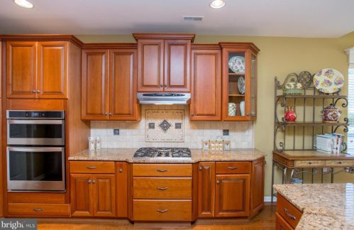 153 Villa Dr, Warminster PA 18974-3782 exterior