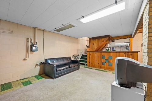 3328 Recker Dr, Pittsburgh PA 15227-4248 exterior