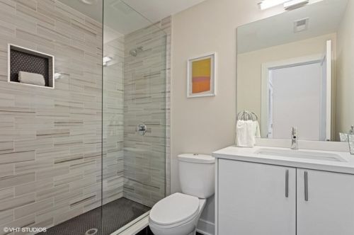 4331 Vernon Ave, Chicago IL 60653-3406 exterior