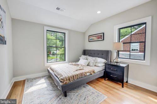 1505 Crestwood Dr, Alexandria VA  22302-2303 exterior