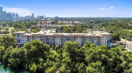 1900 Barton Springs Rd, Austin TX 78704-1559 exterior