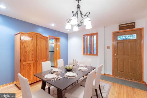 1700 11th St, Philadelphia PA  19122-0027 exterior