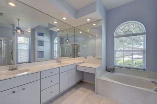 2885 Eagle Dr, Fort Pierce FL 34951-2374 exterior