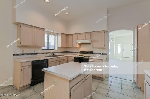 6097 Reliance Dr, Tucson, AZ 85704-5325