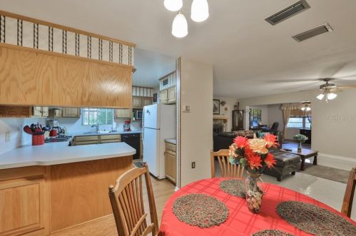 407 Bon Aire Ave, Tampa FL 33617-6322 exterior