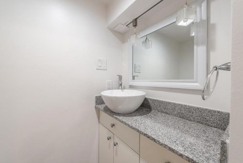 4021 Cole Ave, Dallas TX  75204-1875 exterior