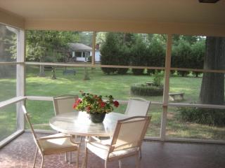 813 Bridlepath Ln, Charlotte NC  28211-2019 exterior