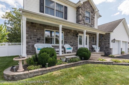 52 Pelican Dr, Berkeley Township NJ 08721-1654 exterior