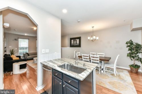 5102 Donovan Dr, Alexandria VA  22304-7756 exterior