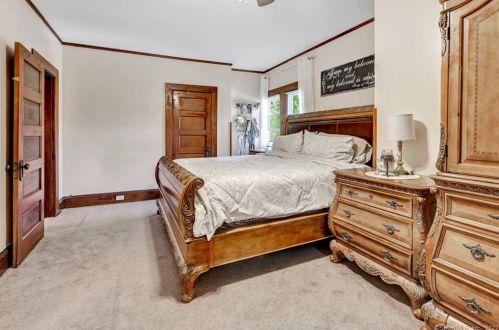 448 New Haven Ave, Derby CT 06418-2518 exterior