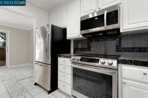 372 Camelback Rd, Concord CA  94523-1357 exterior