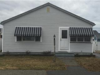 121 Concord St, Seabrook, NH 03874-4705