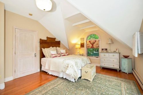 11 Louis Ave, Valley Cottage NY 10989-2327 exterior