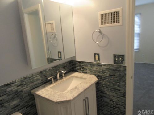 93 Pendleton Pl, Old Bridge NJ 08857-2887 exterior