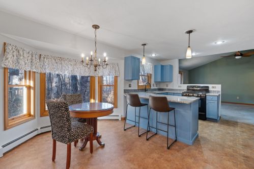 13 Madison St, Concord, NH 03301-2240