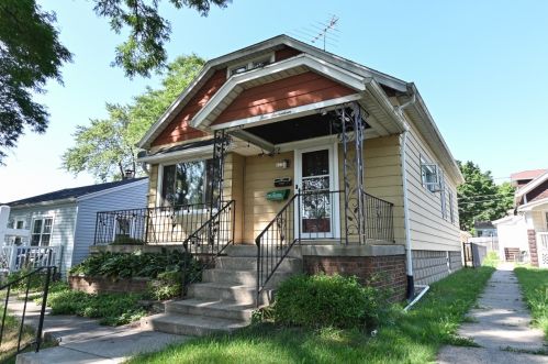 417 65th St, Milwaukee WI  53214-1723 exterior