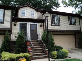 213 Greenbriar Ct, Cleveland, OH 44143-2403