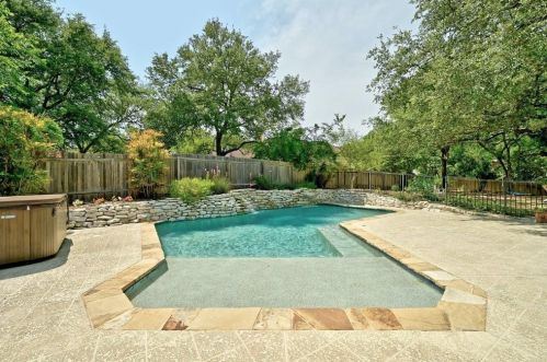 10204 Eclipse Ln, Austin TX 78739-1707 exterior