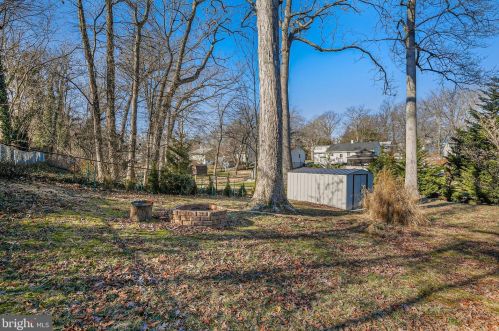 1805 Crawford Dr, Rockville MD 20851-1711 exterior