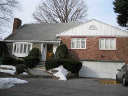 135 Albemarle Rd, Newton, MA 02460-1136