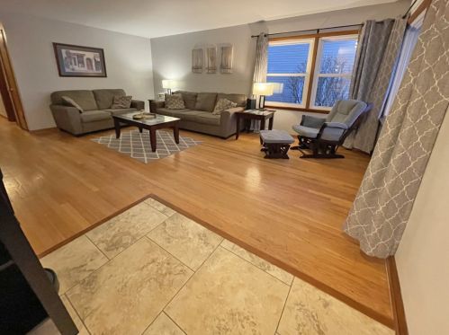 4631 101st St, Milwaukee, WI 53225-4614