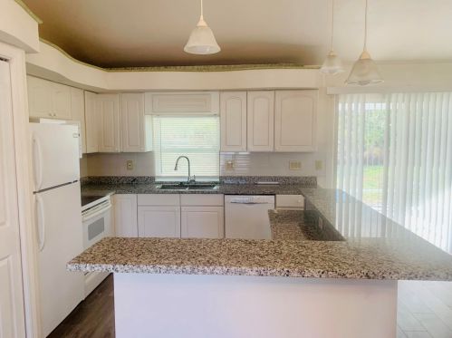 380 Undallo Rd, Fort Pierce FL 34953-6028 exterior