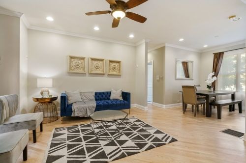 1421 Carmen Ave, Chicago, IL 60640-4053