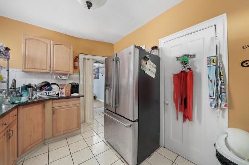 7235 Washtenaw Ave, Chicago IL  60645-1435 exterior