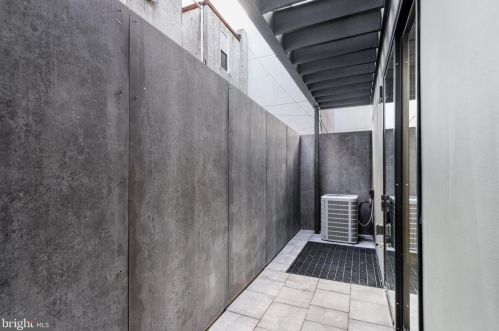 1355 Kater St, Philadelphia PA 19147-1817 exterior