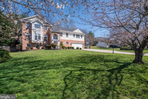 11801 Ambleside Dr, Rockville MD 20854-2109 exterior