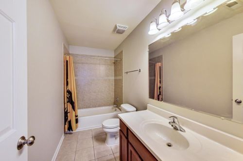 7329 Vernon Ave, Chicago IL 60653-3405 exterior