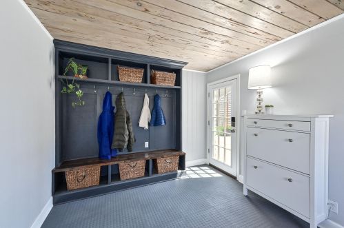 2110 91st St, Milwaukee WI  53226-2604 exterior