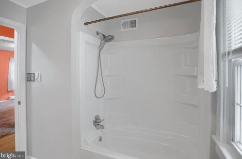 2725 Warm Spg Ave, Huntingdon PA 16652-2303 exterior