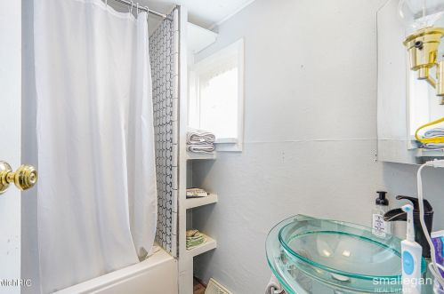 662 Fremont Ave, Grand Rapids MI 49504-4314 exterior