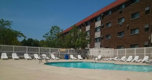 1919 Wolf Rd, Hillside IL 60162-2163 exterior