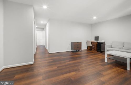 1956 Vly Ter, Washington DC 20032-4626 exterior