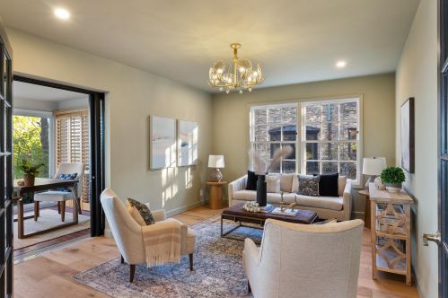 4150 Lake Dr, Milwaukee WI  53211-1719 exterior