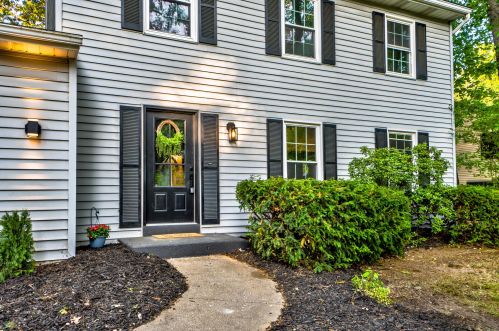 1202 Sprucebrook Dr, Kalamazoo MI 49048-5814 exterior