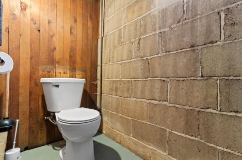 1332 Capitol Dr, Milwaukee WI  53211-1812 exterior