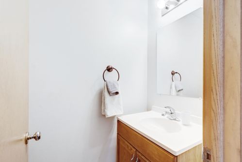 4708 Parkside Dr, Milwaukee WI 53225-4438 exterior