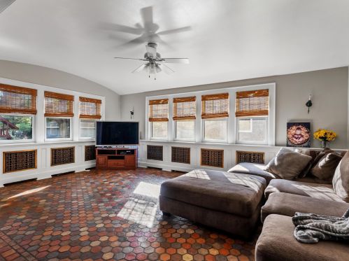 825 13 St, Manitowoc WI 54220-5101 exterior