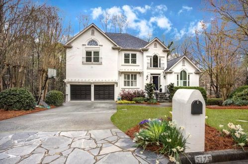 5175 Falcon Chase Ln, Atlanta, GA 30342-2155